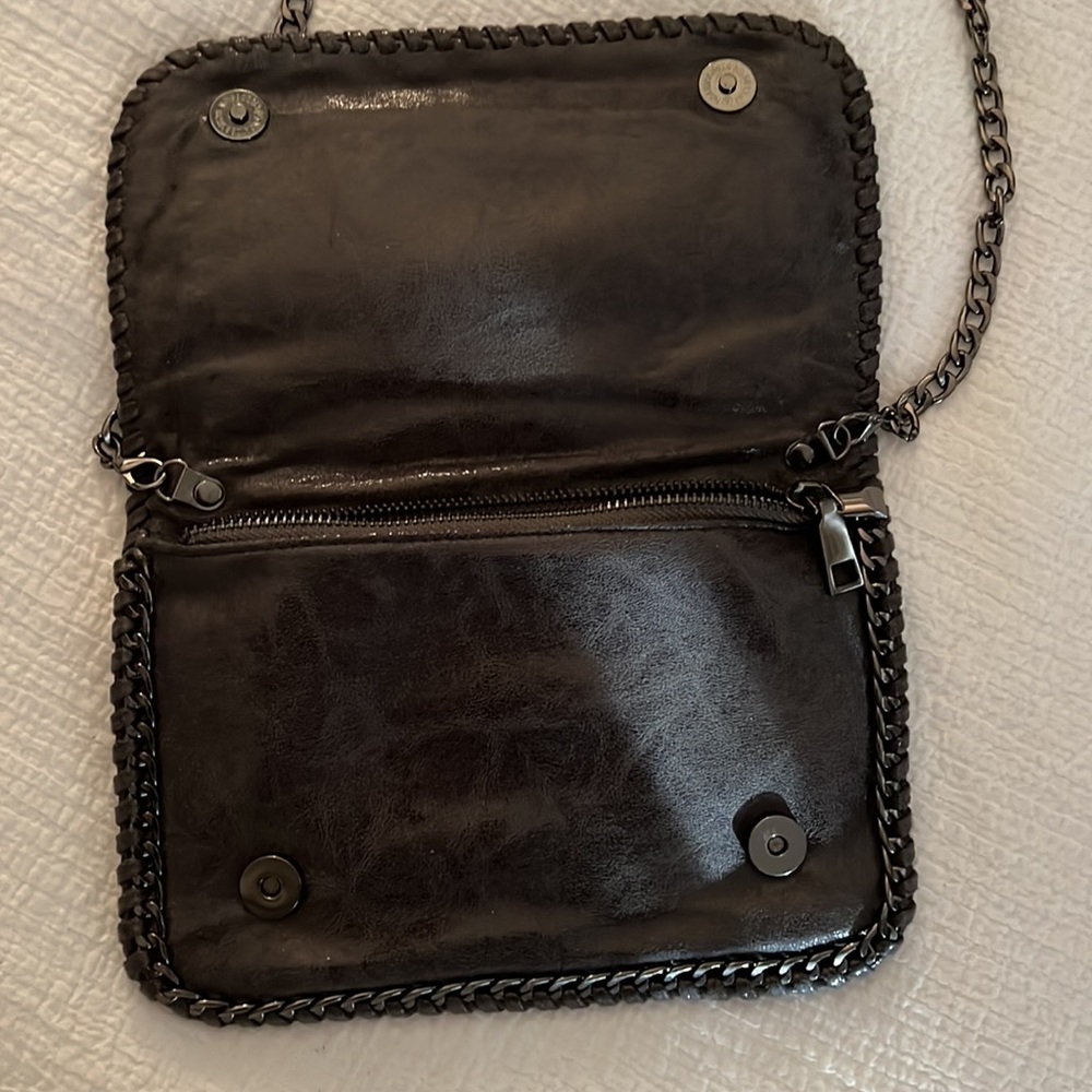 Crossbody - Picture 3 of 4